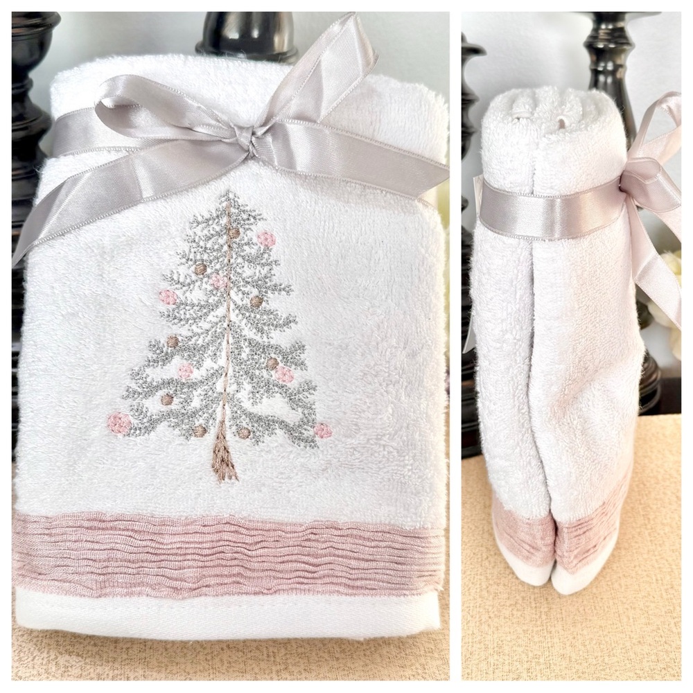NWT Set of 2 Shimmering Christmas Tree Turkish Bathroom Hand Towels